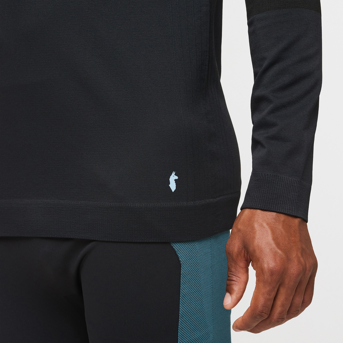 Debajo Seamless Baselayer Crew - Men's - Cotopaxi Black - US 2615