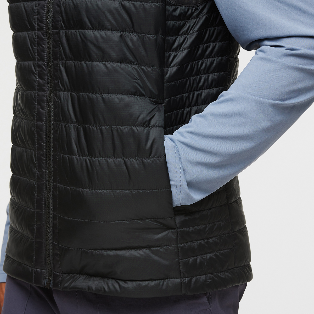 Capa Insulated Vest - Men's - Black - US 9420