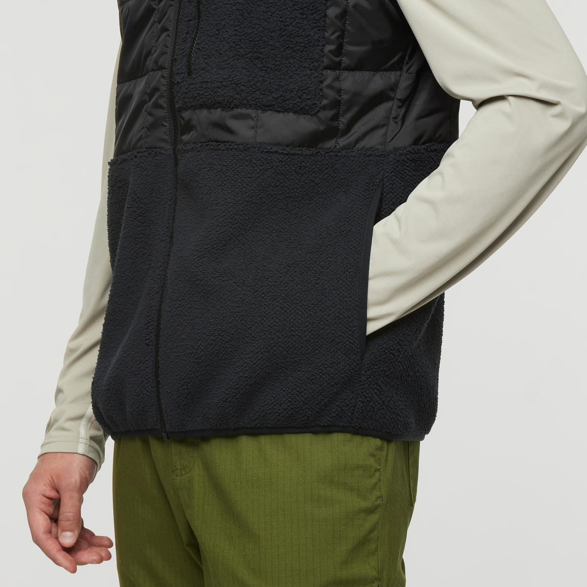 Trico Hybrid Vest - Men's - Cotopaxi Black - US 5965