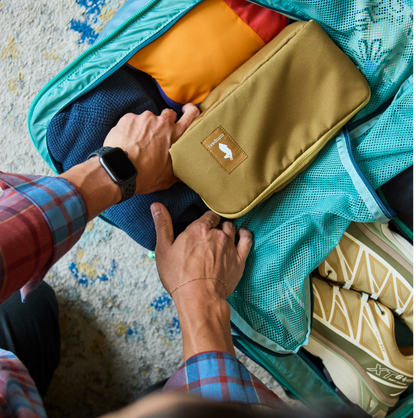 Viaje Toiletry Kit - Cada Día - Cotopaxi Black - US 3336