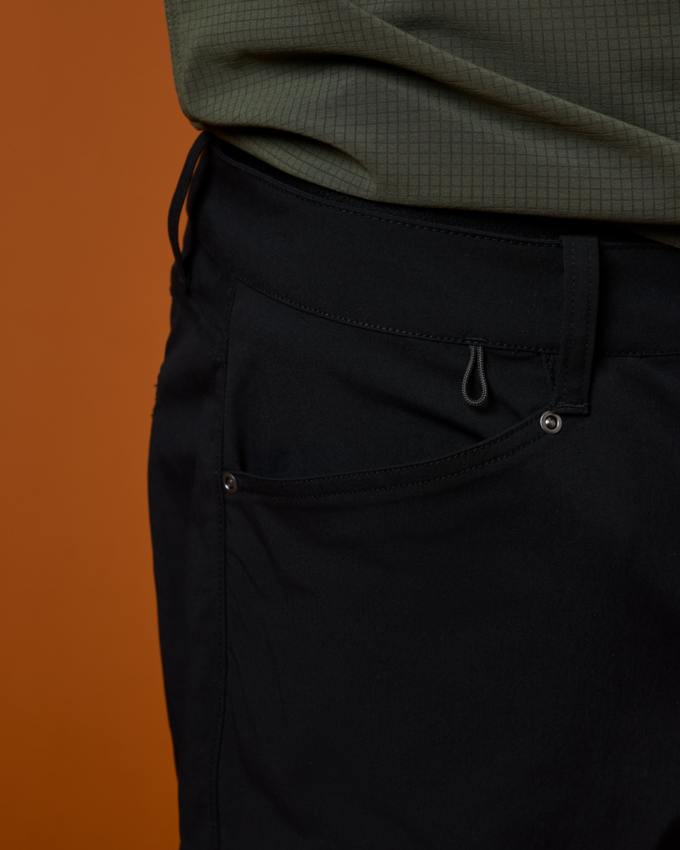 Coraje Tech Short - Men's - Black - US 3470